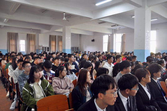 beat365英国官方网站第一届团学干部培训班第五讲