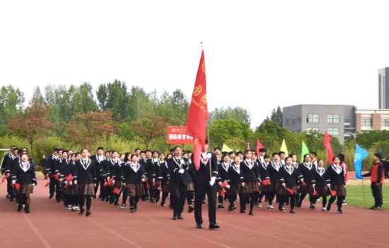 beat365英国官方网站第十二届校运动会开幕式顺利召开