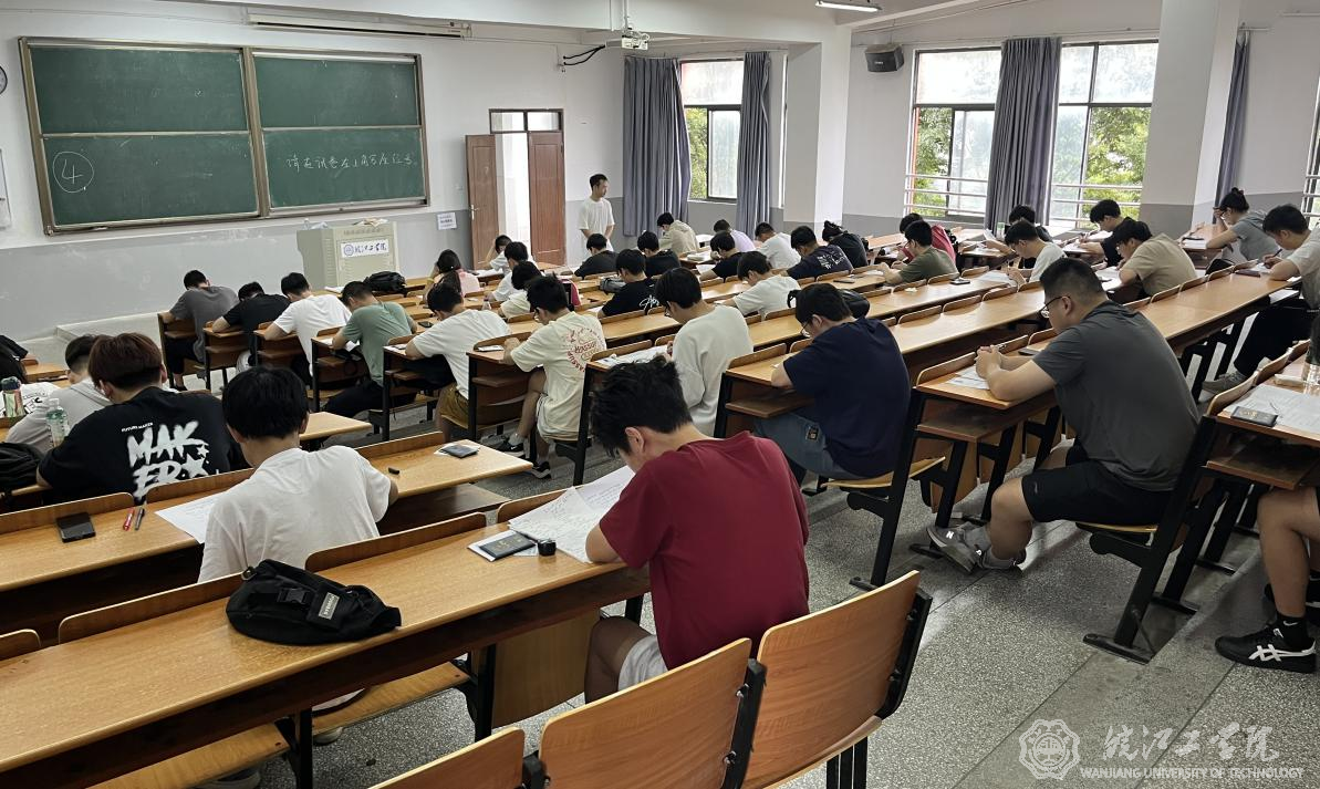 2024年beat365英国官方网站数学竞赛暨全国大学生数学竞赛（安徽赛区）选拔赛在beat365官网举行