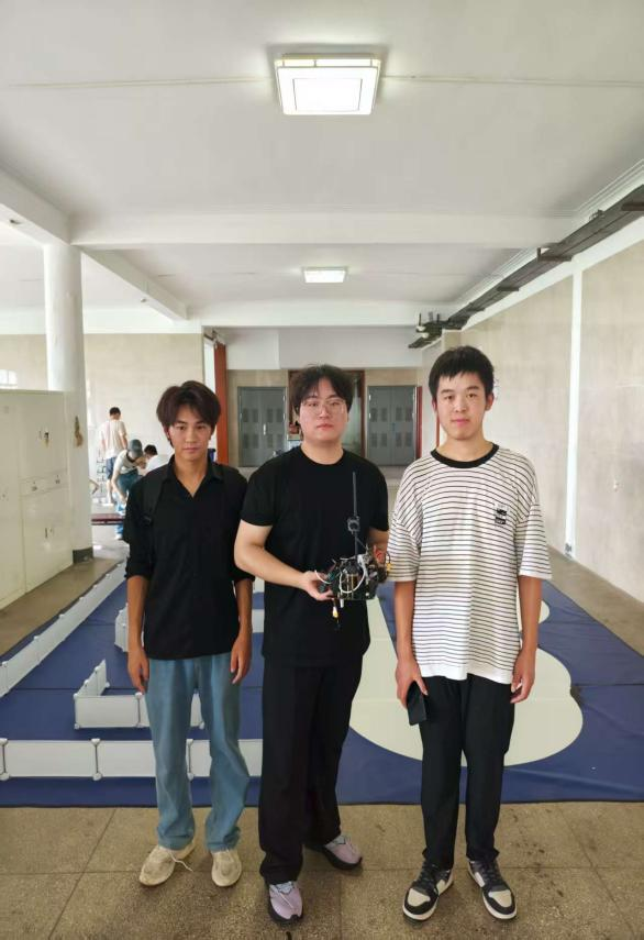 嵌入芯片学技术 竞赛实践出佳绩——beat365英国官方网站电信工程学院在第八届全国大学生嵌入式芯片与系统设计竞赛中荣获佳绩